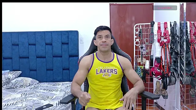 JoseRumbero26 online show from April 15, 1:37 pm