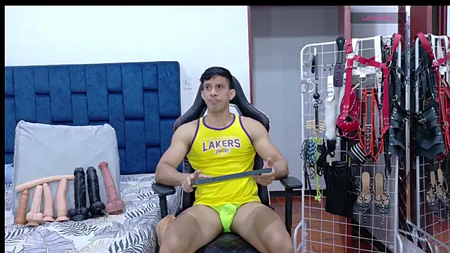 JoseRumbero26 online show from April 28, 2:27 am