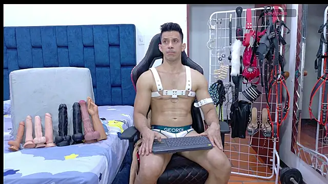 JoseRumbero26 online show from May 9, 3:32 am
