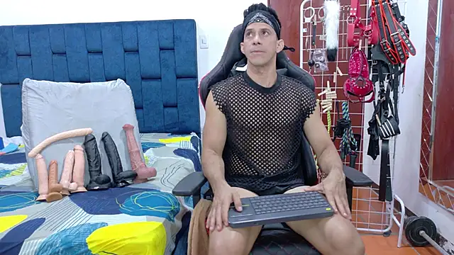 JoseRumbero26 online show from February 10, 2:54 am