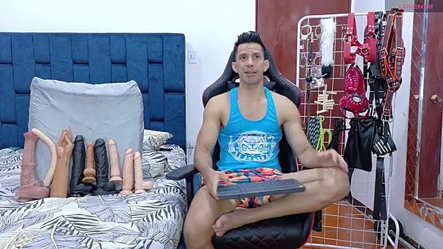 JoseRumbero26 online show from February 3, 2:53 am