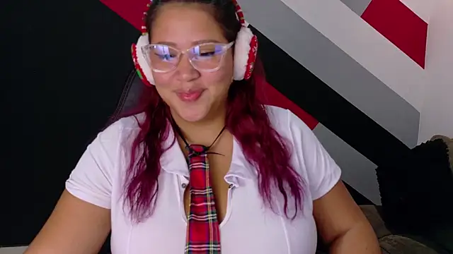 I am yours- online show from December 5, 11:42 am