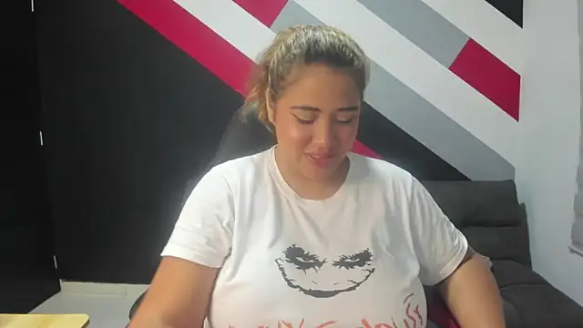 Snapshot of I_am_yours- chatting on March 22, 11:42 am I am yours- online show from March 22, 11:42 am