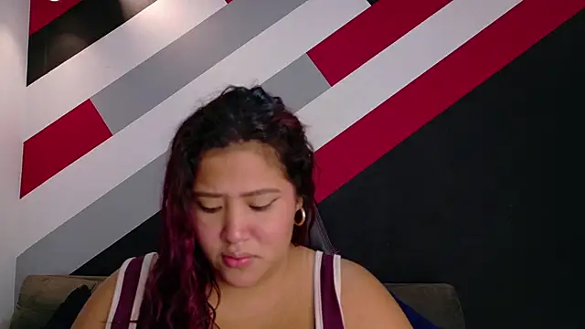 I am yours- online show from December 4, 11:42 am