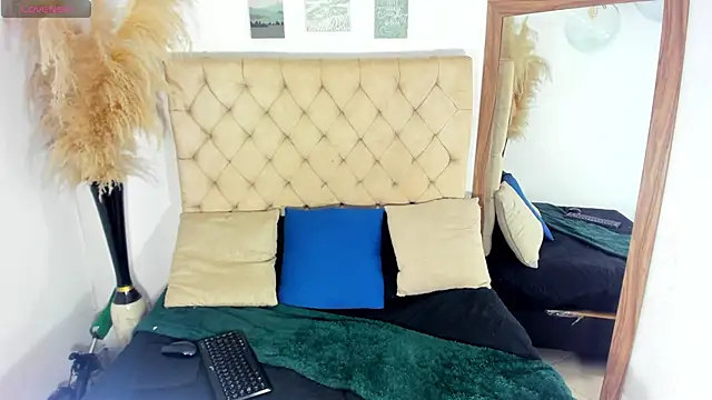 helena copper  online show from November 8, 8:23 pm