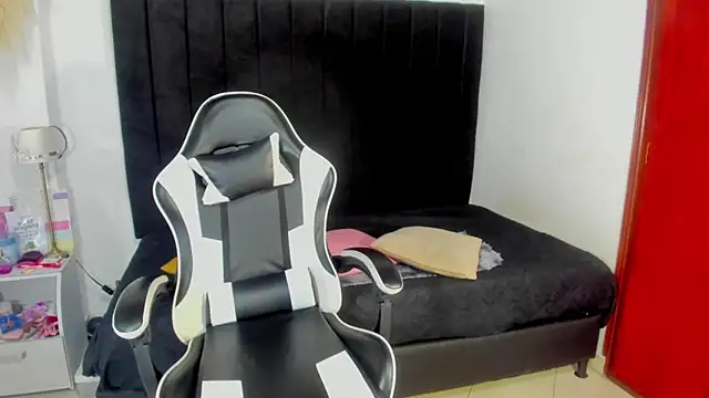 helena copper  online show from May 5, 3:53 am