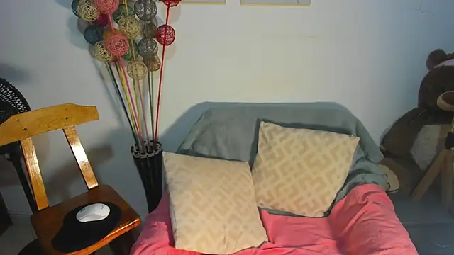 helena copper  online show from April 21, 3:24 am