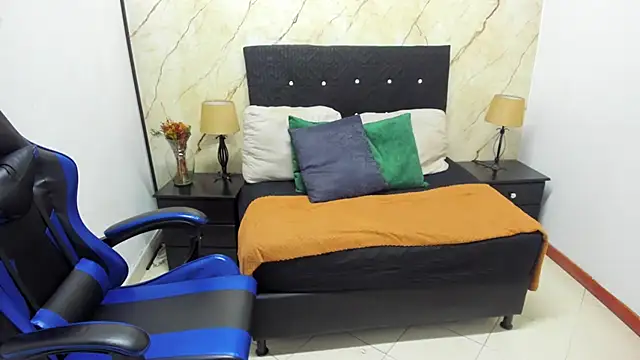 helena copper  online show from April 13, 2:37 am