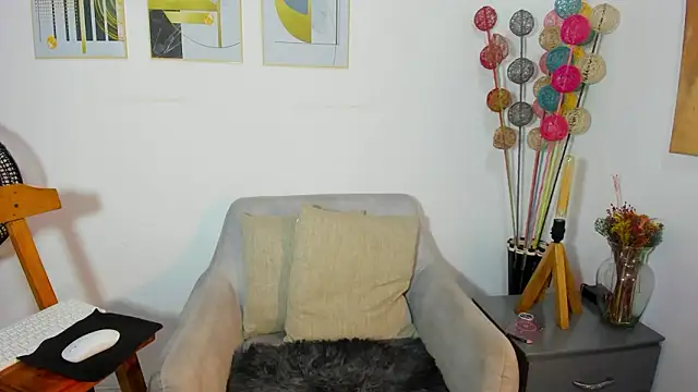 helena copper  online show from February 4, 3:23 am