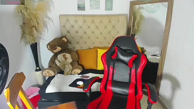 helena copper  online show from January 18, 12:25 am