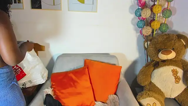 helena copper  online show from March 23, 1:39 am