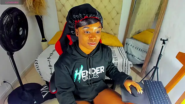 helena copper  online show from November 30, 7:03 pm