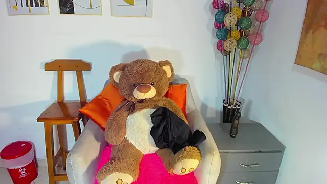 helena copper  online show from March 26, 3:16 am