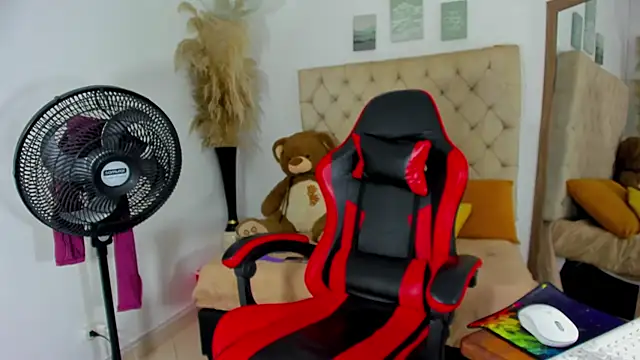 helena copper  online show from February 13, 4:34 am