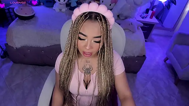 Snapshot of conny__curly chatting on March 18, 1:12 pm conny curly online show from March 18, 1:12 pm