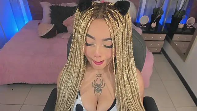 Snapshot of conny__curly chatting on October 2, 1:58 pm conny curly online show from October 2, 1:58 pm