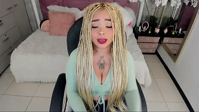 conny  curly online show from February 13, 8:09 pm