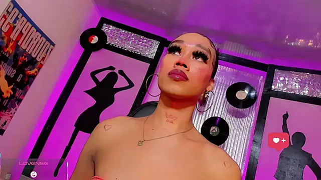  ChanellR  online show from April 15, 11:05 am