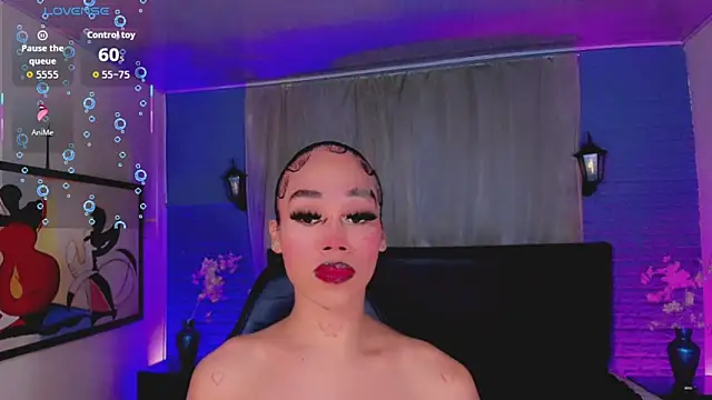 Snapshot of _ChanellR_ chatting on April 22, 10:55 am ChanellR online show from April 22, 10:55 am