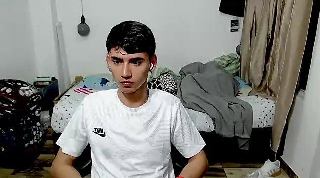 Snapshot of juan_stiven chatting on February 23, 1:13 am juan stiven online show from February 23, 1:13 am
