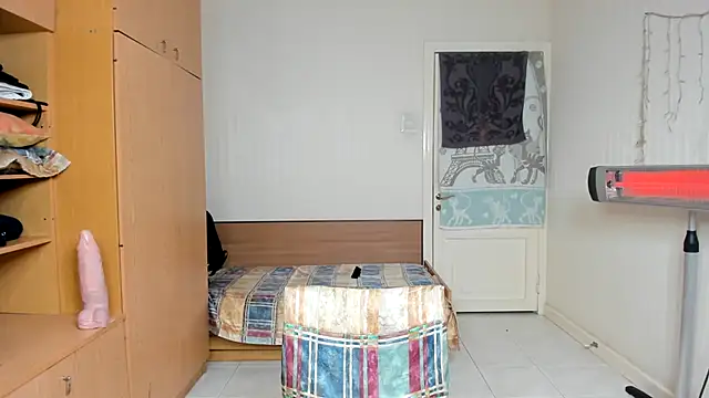 hot muscle online show from November 6, 5:50 pm