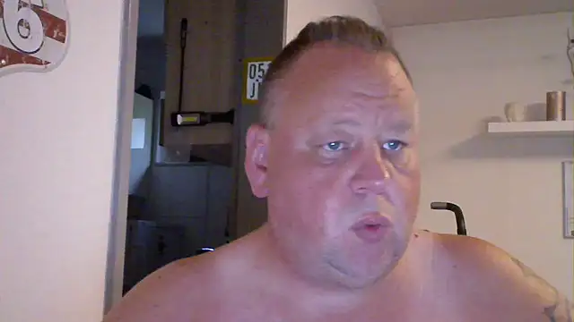 Snapshot of pimmelmann3 chatting on June 15, 7:13 pm pimmelmann3 online show from June 15, 7:13 pm