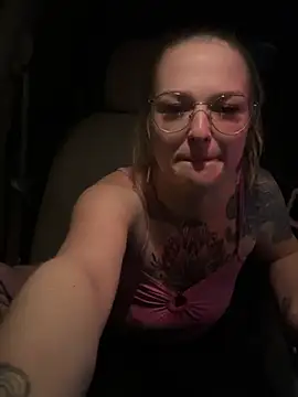 Snapshot of Mymy_Stevo_420 chatting on January 24, 3:43 am Mymy Stevo 420 online show from January 24, 3:43 am