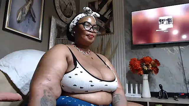 ThickyMinajxx online show from March 5, 9:33 pm