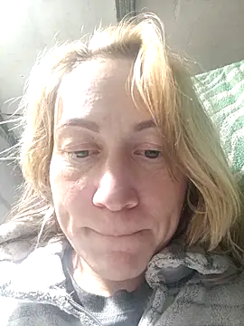 wLESLYMOSw online show from November 21, 7:24 pm