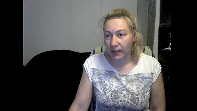 Snapshot of wLESLYMOSw chatting on June 2, 8:58 am wLESLYMOSw online show from June 2, 8:58 am
