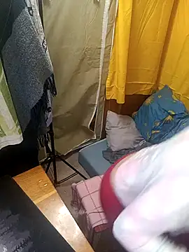 wLESLYMOSw online show from March 8, 6:58 pm