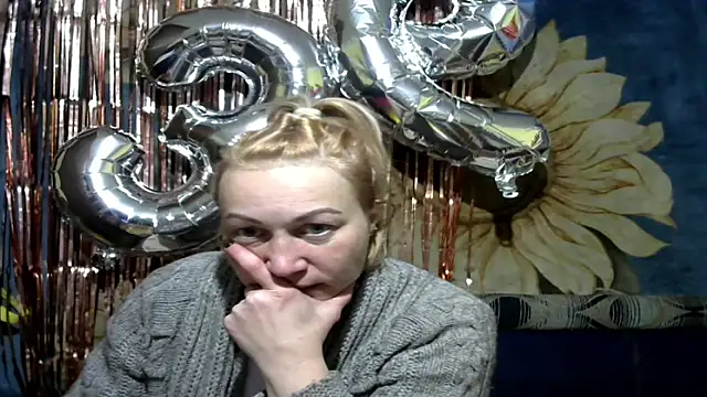 wLESLYMOSw online show from March 15, 7:21 pm