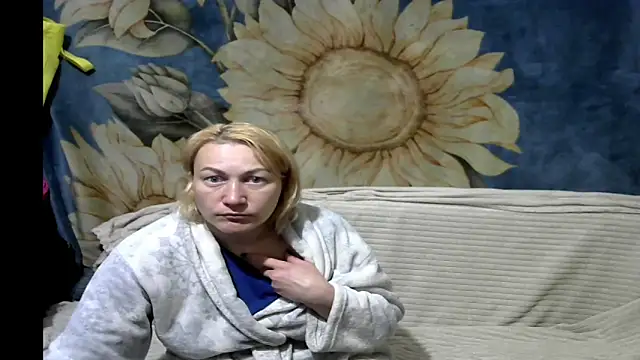 Snapshot of wLESLYMOSw chatting on April 8, 11:55 am wLESLYMOSw online show from April 8, 11:55 am