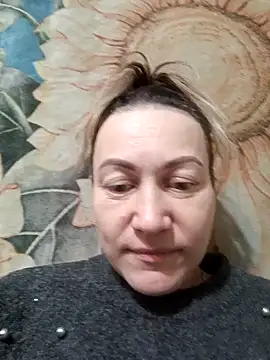 wLESLYMOSw online show from February 1, 9:54 am