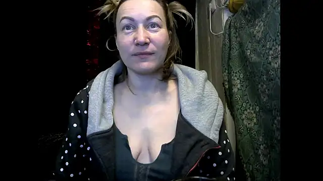 wLESLYMOSw online show from January 15, 6:50 am