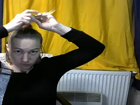 wLESLYMOSw online show from December 5, 5:55 pm