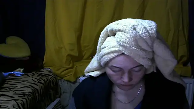 wLESLYMOSw online show from December 29, 6:24 am