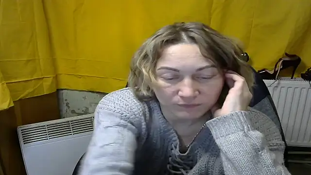 wLESLYMOSw online show from February 12, 3:27 pm