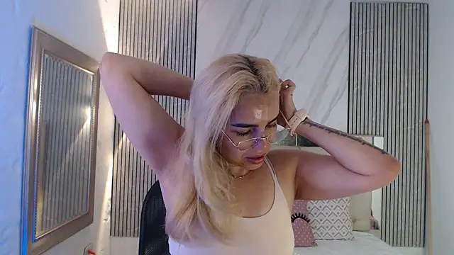 Snapshot of ashley__tylor chatting on June 9, 3:24 pm ashley tylor online show from June 9, 3:24 pm