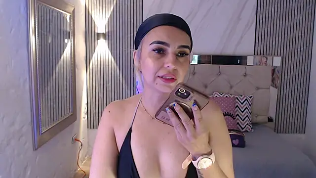 ashley  tylor online show from February 2, 9:25 pm