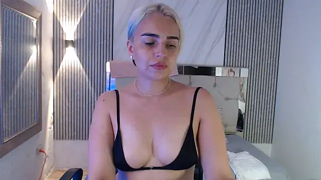 Snapshot of ashley__tylor chatting on July 13, 3:28 am ashley tylor online show from July 13, 3:28 am
