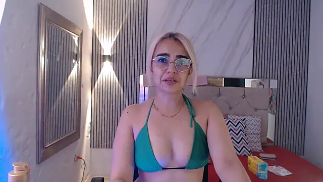 ashley  tylor online show from March 16, 12:40 am