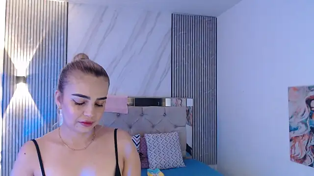 ashley  tylor online show from April 15, 3:01 am