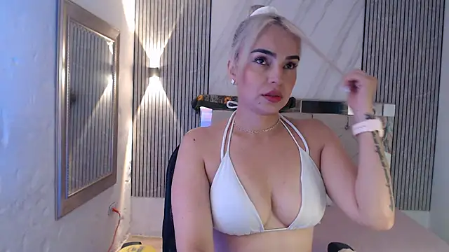Snapshot of ashley__tylor chatting on July 14, 8:04 pm ashley tylor online show from July 14, 8:04 pm