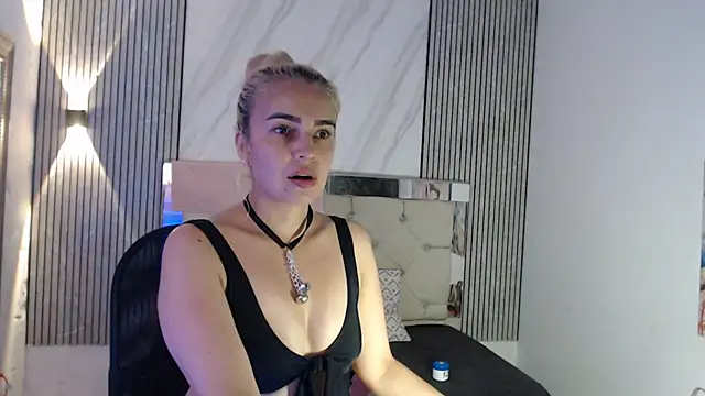 Snapshot of ashley__tylor chatting on June 29, 7:24 pm ashley tylor online show from June 29, 7:24 pm