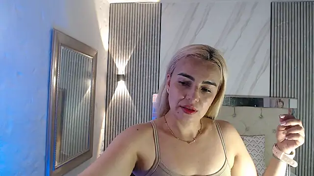 Snapshot of ashley__tylor chatting on June 10, 7:04 pm ashley tylor online show from June 10, 7:04 pm