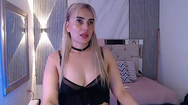 ashley  tylor online show from April 11, 3:14 am