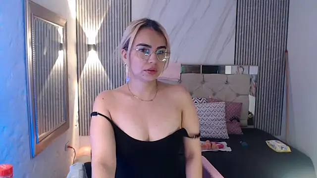 ashley  tylor online show from May 12, 4:13 pm