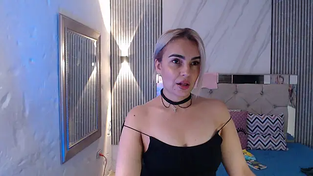 ashley  tylor online show from April 20, 10:11 pm