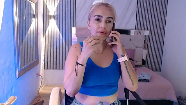 ashley  tylor online show from February 28, 3:06 am